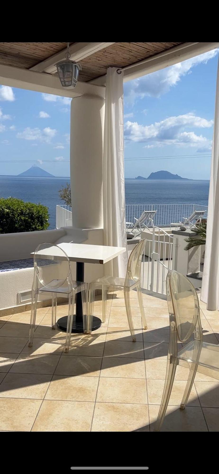 'A Alera Room & Breakfast Malfa  Buitenkant foto