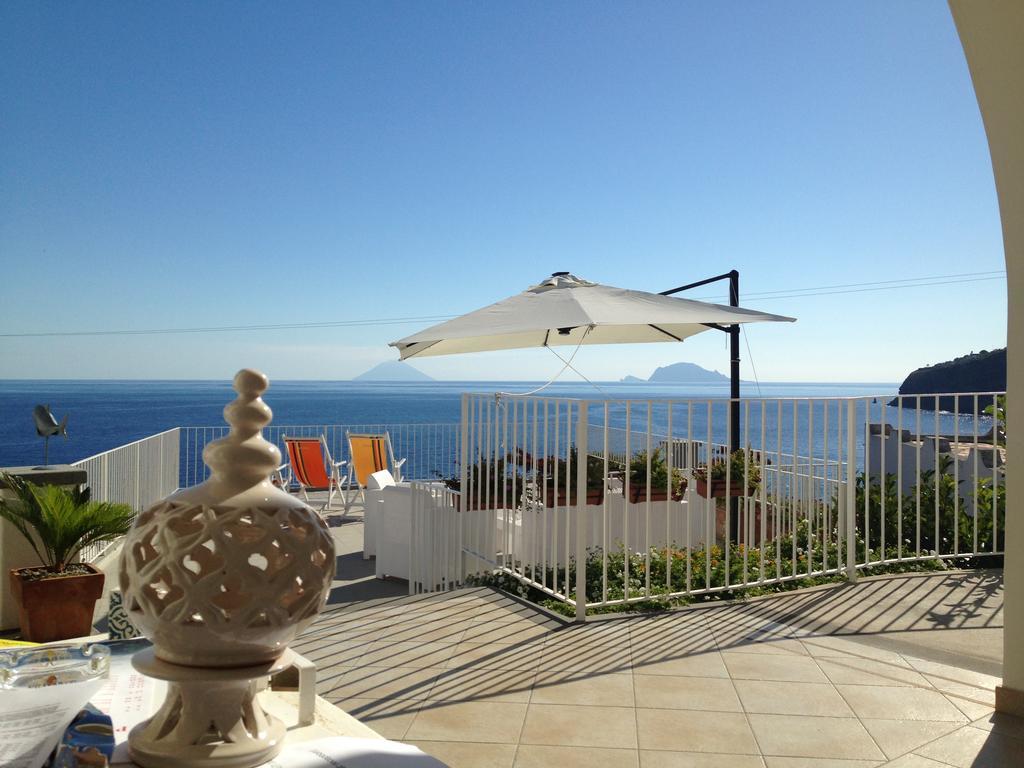 'A Alera Room & Breakfast Malfa  Buitenkant foto