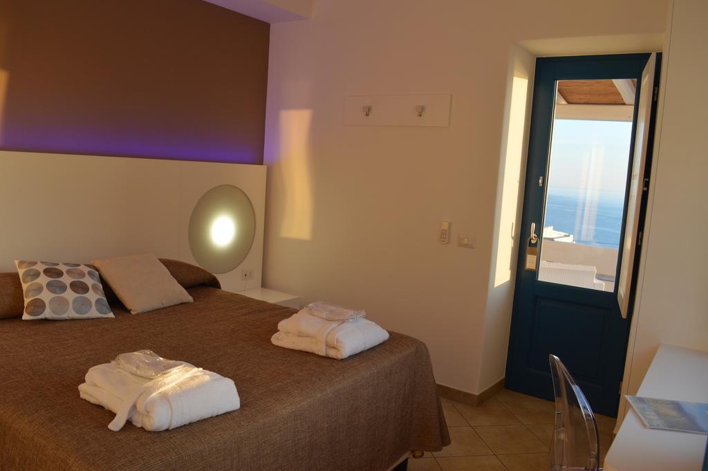 'A Alera Room & Breakfast Malfa  Buitenkant foto