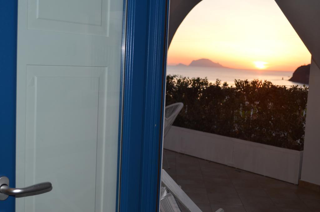 'A Alera Room & Breakfast Malfa  Kamer foto