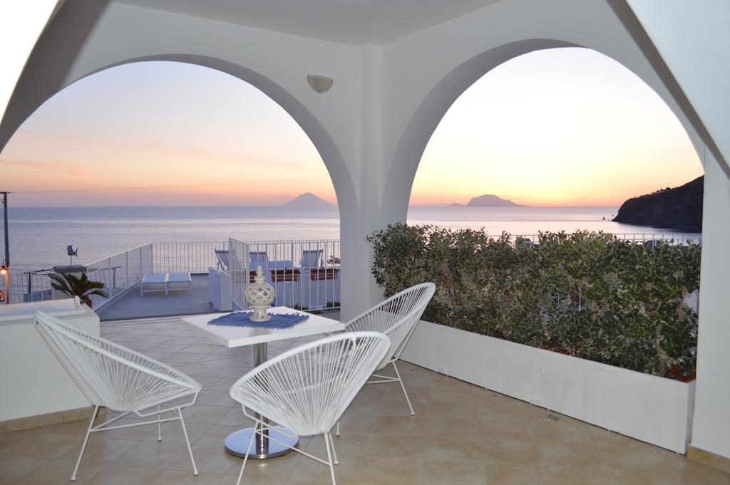 'A Alera Room & Breakfast Malfa  Buitenkant foto