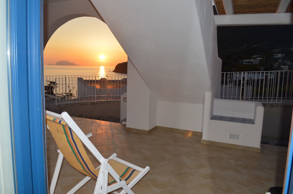 'A Alera Room & Breakfast Malfa  Buitenkant foto