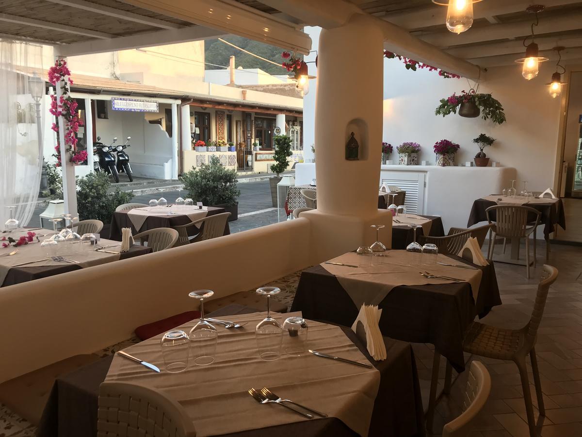 'A Alera Room & Breakfast Malfa  Buitenkant foto